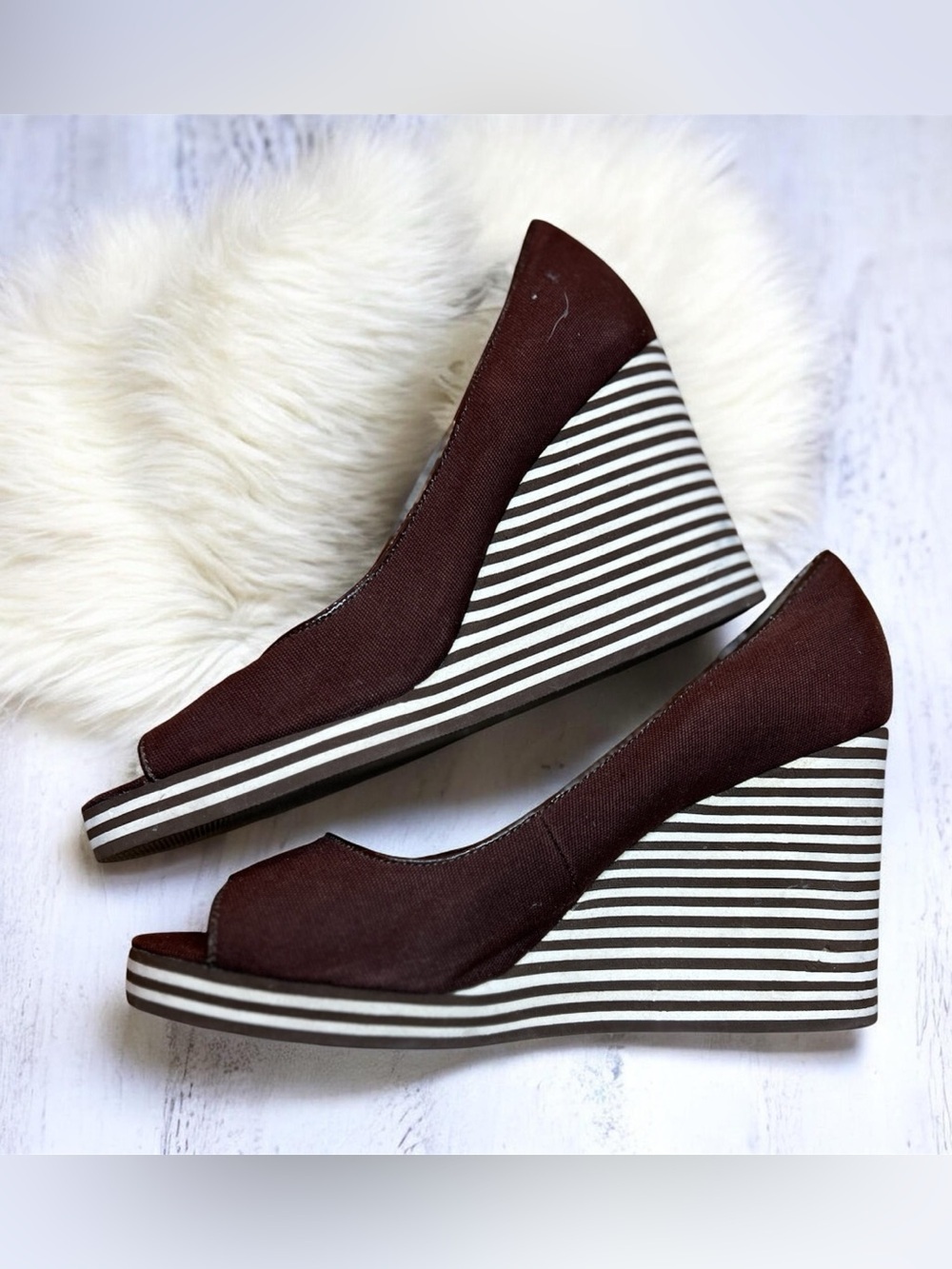 LIKE NEW✨ Michael Kors Wedges Brown and Cream Striped Heels size 36.5